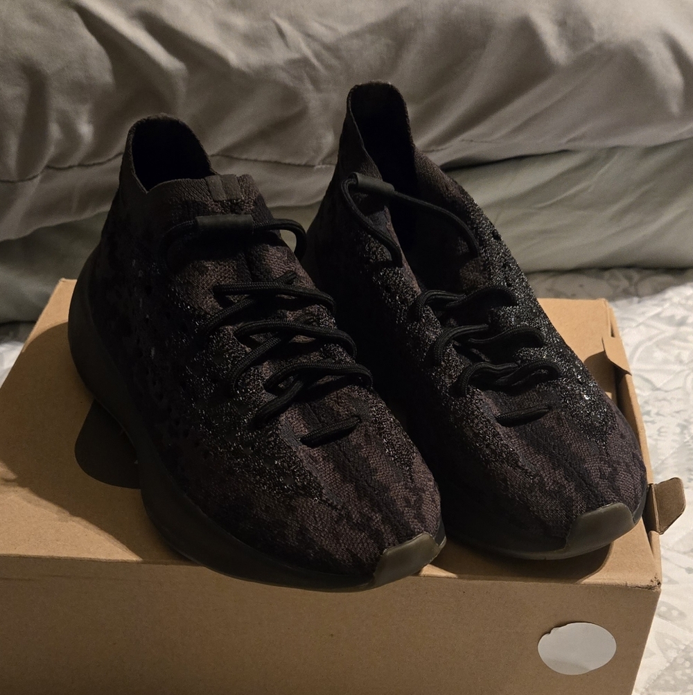 Yeezy Men's Black Knit Low-Top Sneakers